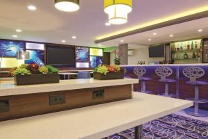 Bar at La Quinta Inn & Suites by Wyndham San Jose Airport in San Jose, California