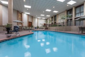 hot spring hotel visalia Wyndham Visalia