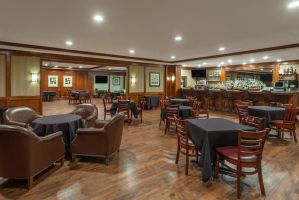 Bar at Wyndham Visalia in Visalia, California